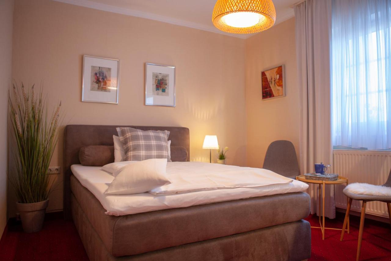 Hotel Am Elisabethufer Jever Buitenkant foto