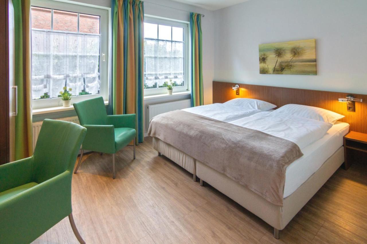 Hotel Am Elisabethufer Jever Buitenkant foto